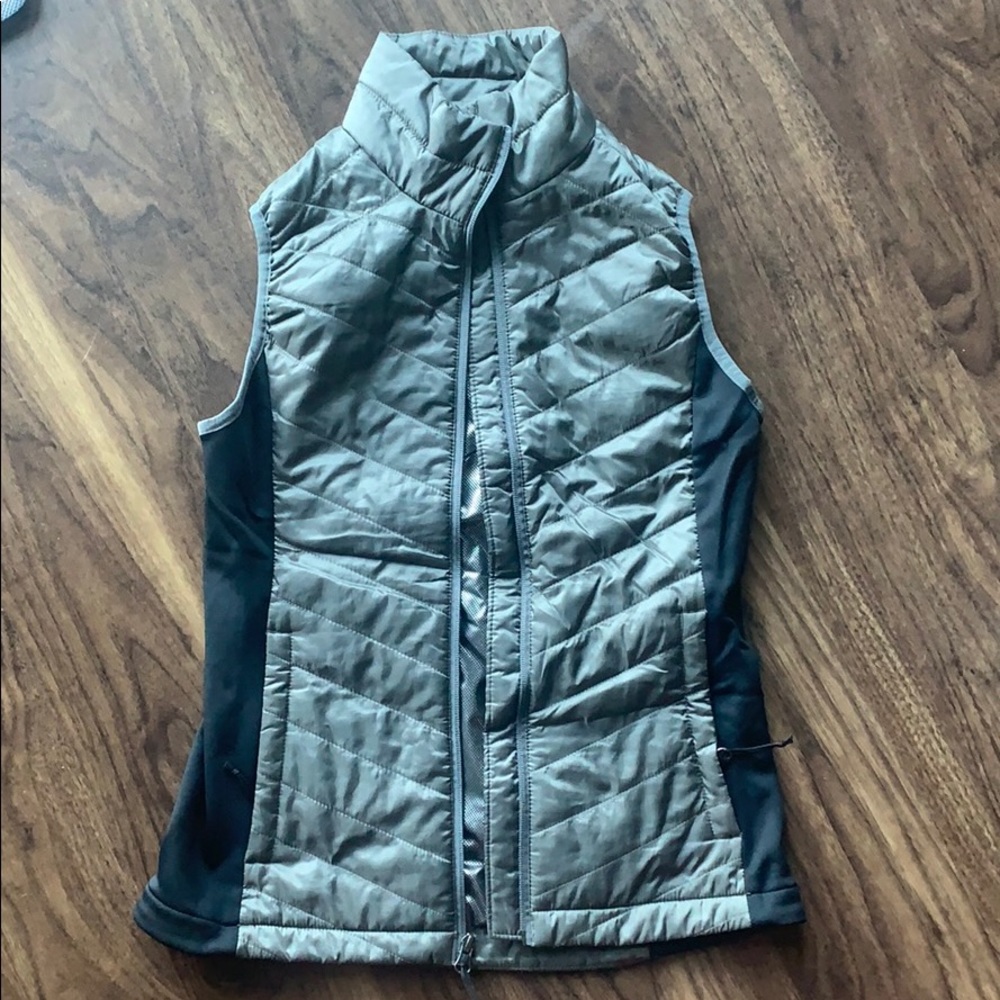Columbia vest